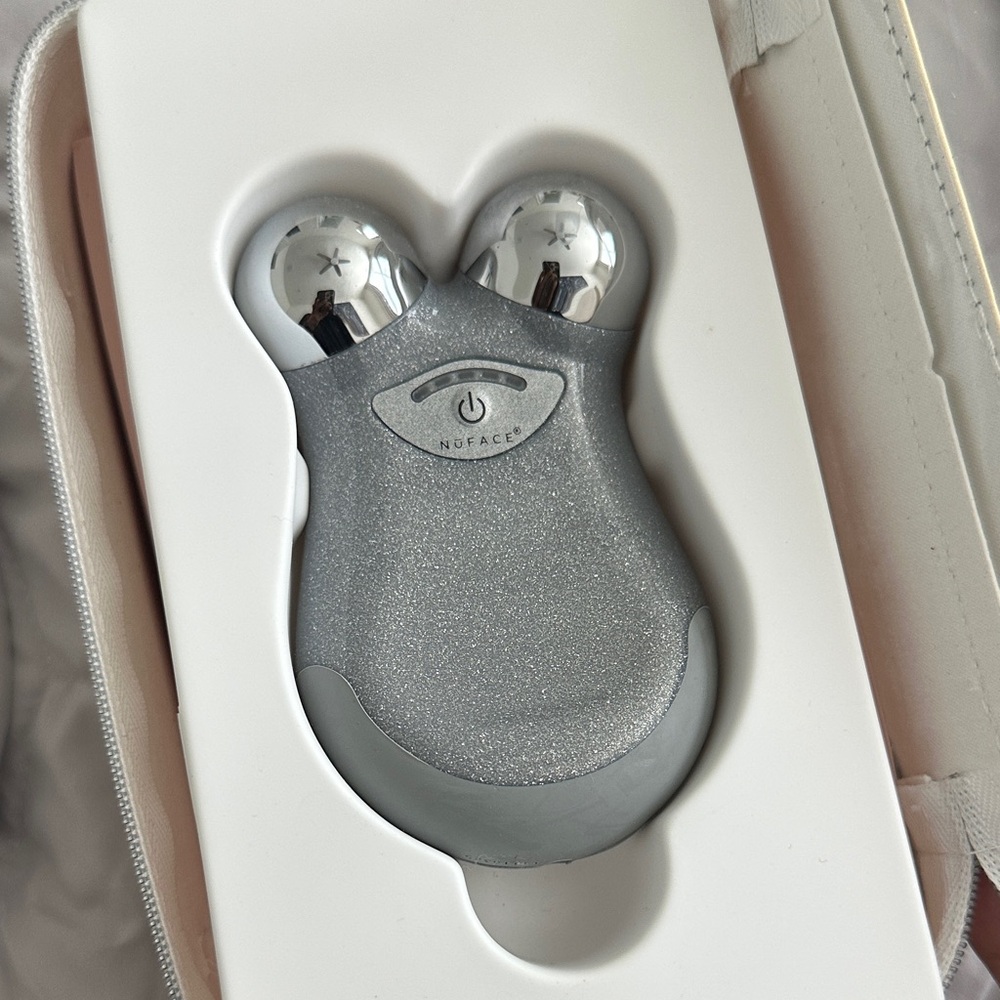 NuFace Gray Microcurrent Device